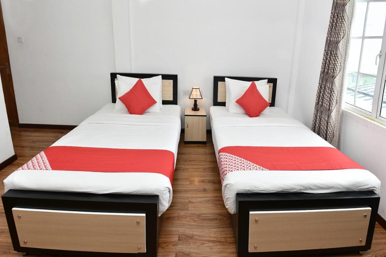 Oyo 430 The Turf Villa Нувара Елия Екстериор снимка