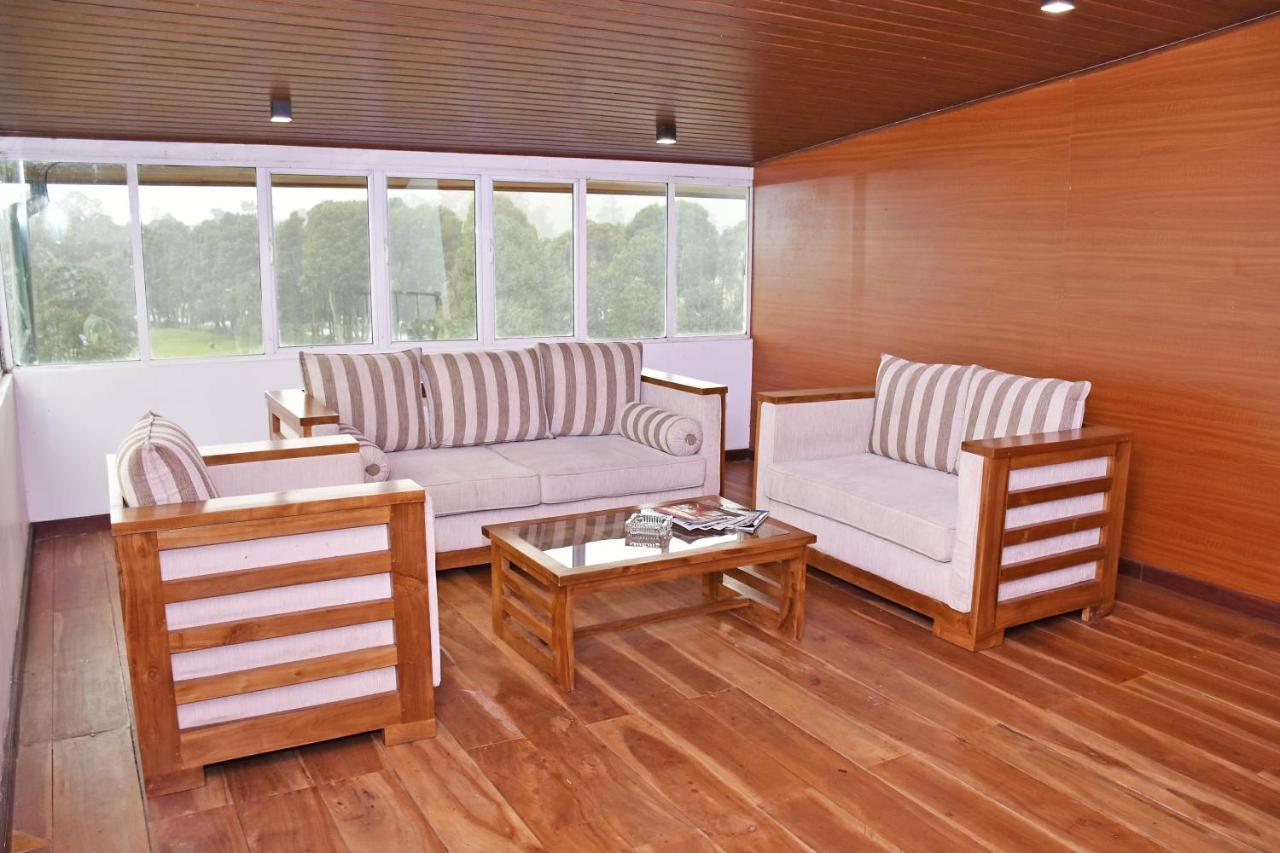 Oyo 430 The Turf Villa Нувара Елия Екстериор снимка