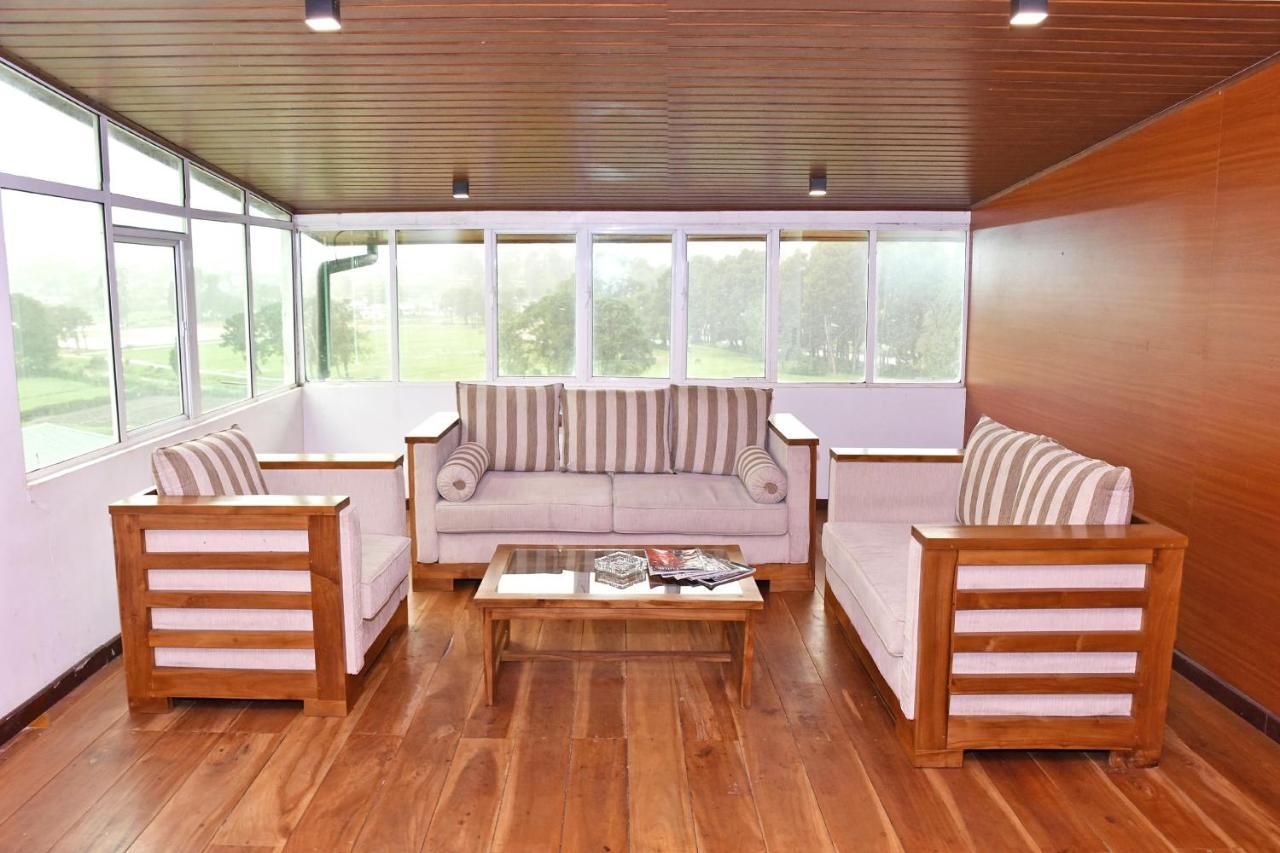 Oyo 430 The Turf Villa Нувара Елия Екстериор снимка