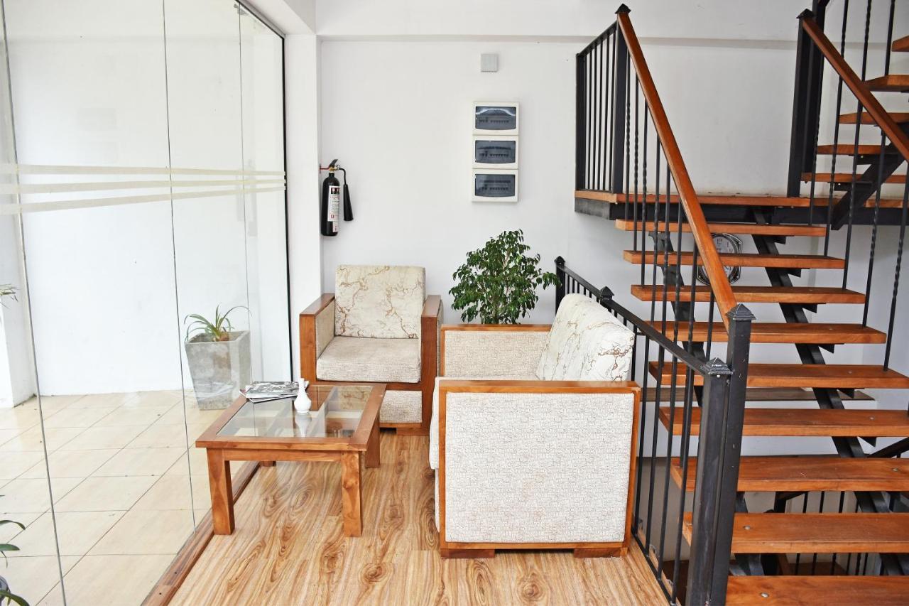 Oyo 430 The Turf Villa Нувара Елия Екстериор снимка