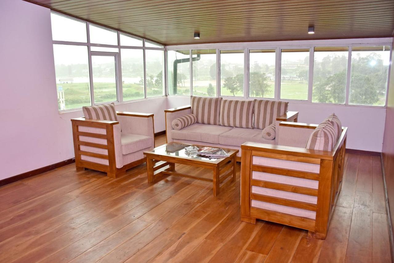 Oyo 430 The Turf Villa Нувара Елия Екстериор снимка